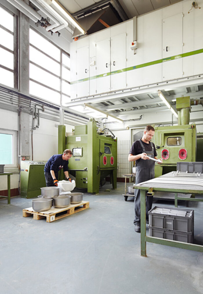 Automatic rotary tables